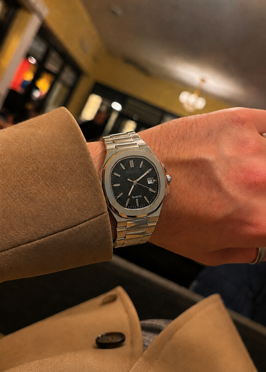 Nautilus Quartz Men's Luxury Watch - Silver